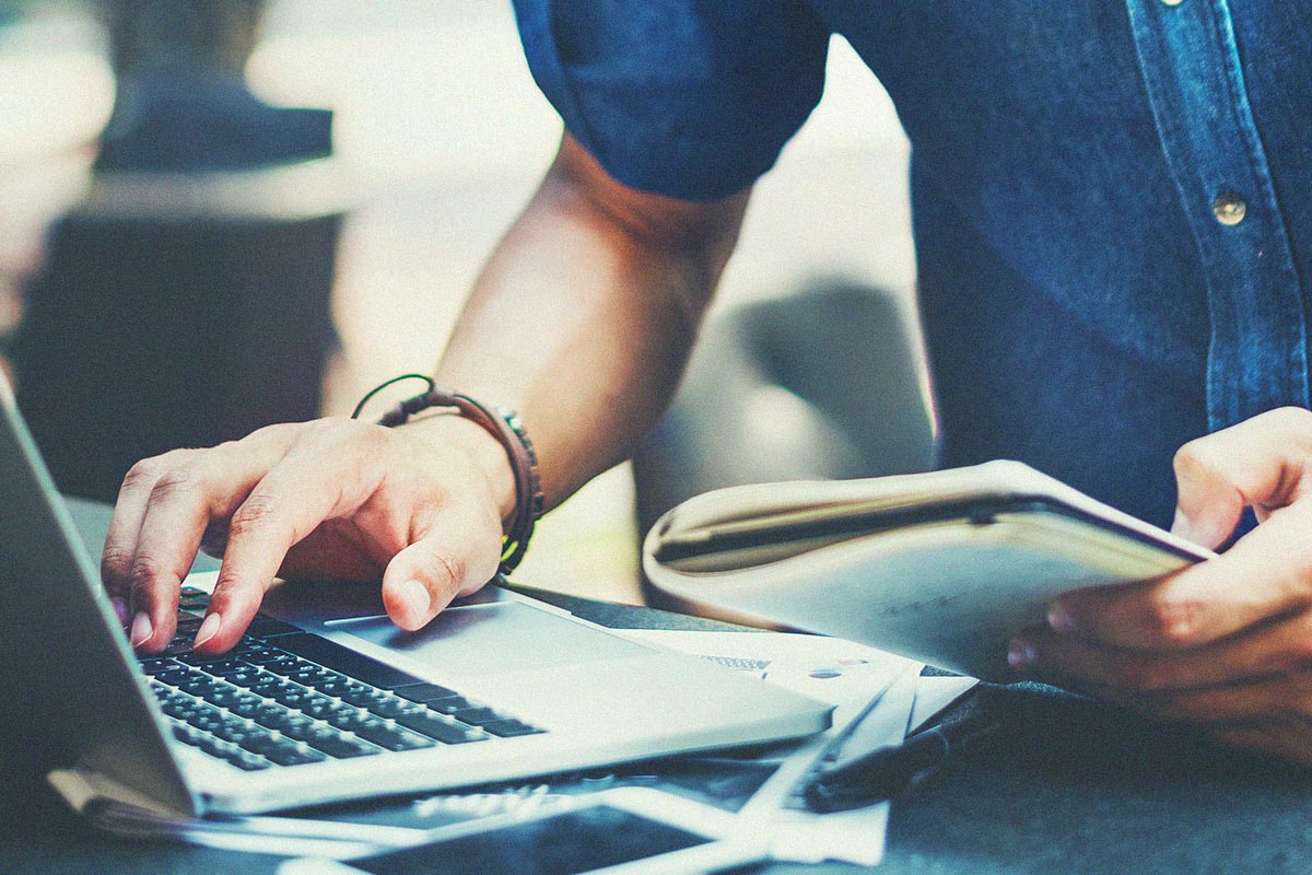 リノベーション会社選びに奔走する