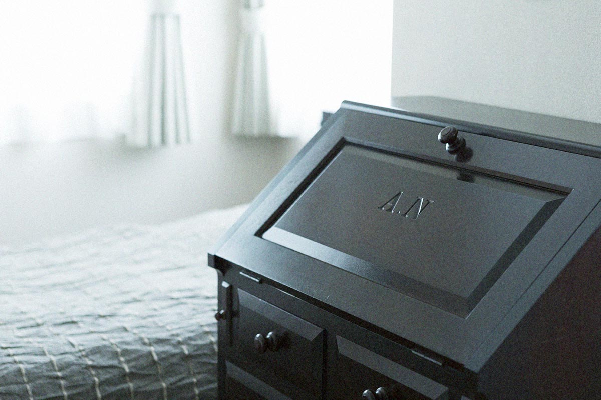 使い込まれたこだわりの家具